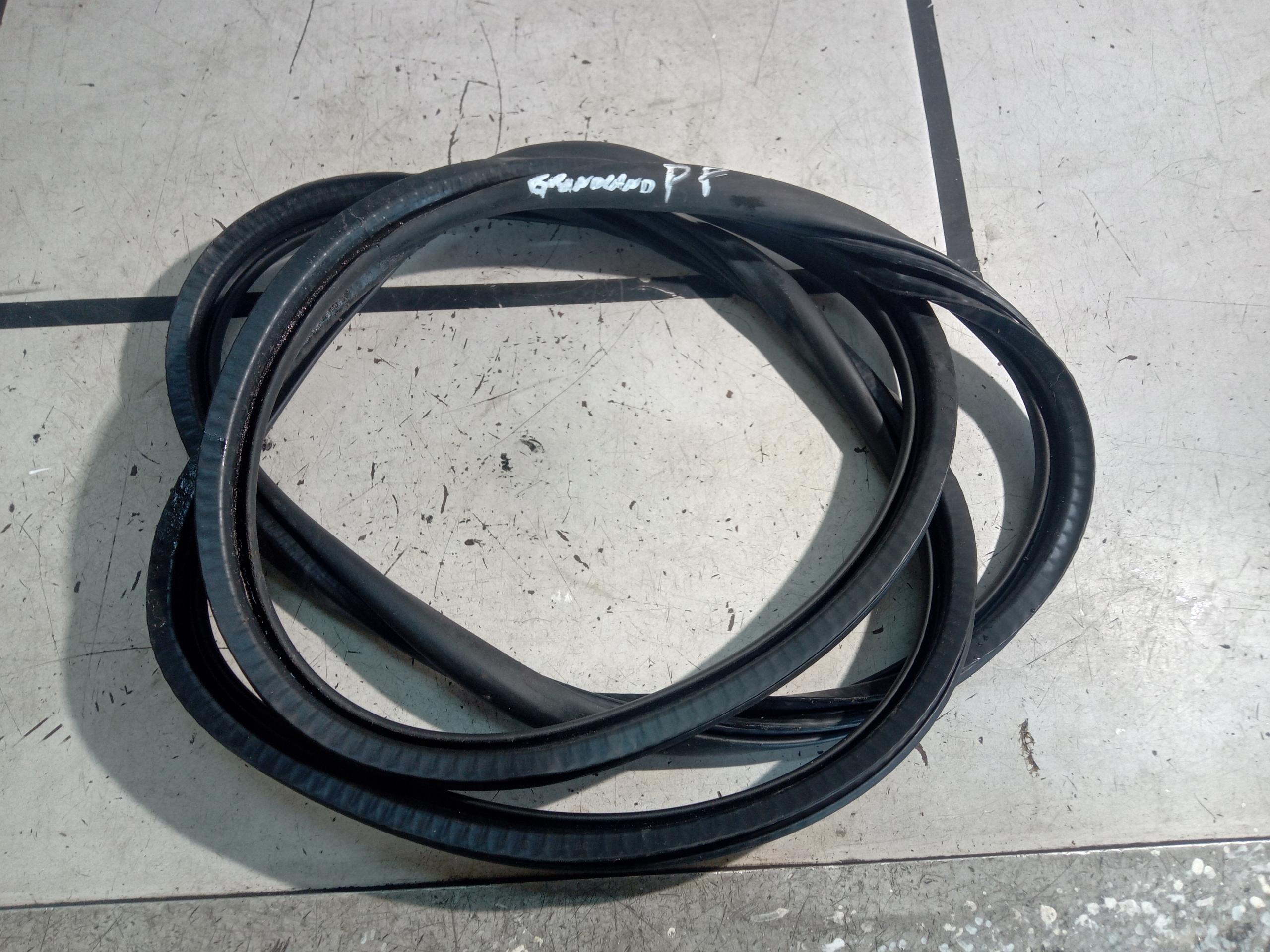 OPEL GRANDLAND X УПЛОТНИТЕЛЬ ДВЕРИ ПЕРЕДНИЙ ПРАВЫЙ