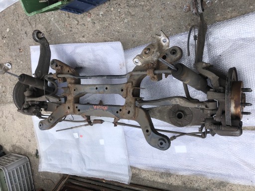 7428 - Опель знака задняя задняя подвеска оси оси балки салата