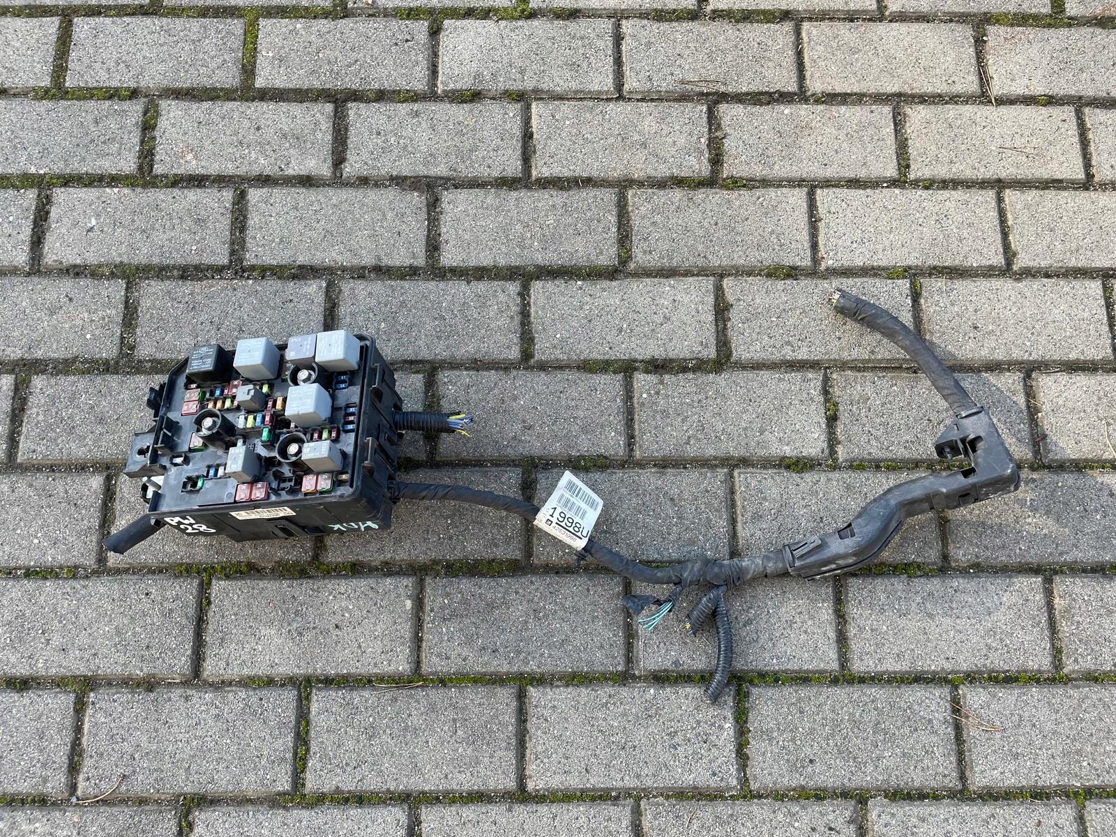 OPEL MOKKA X БЛОК ПРЕДОХРАНИТЕЛЕЙ 42397200