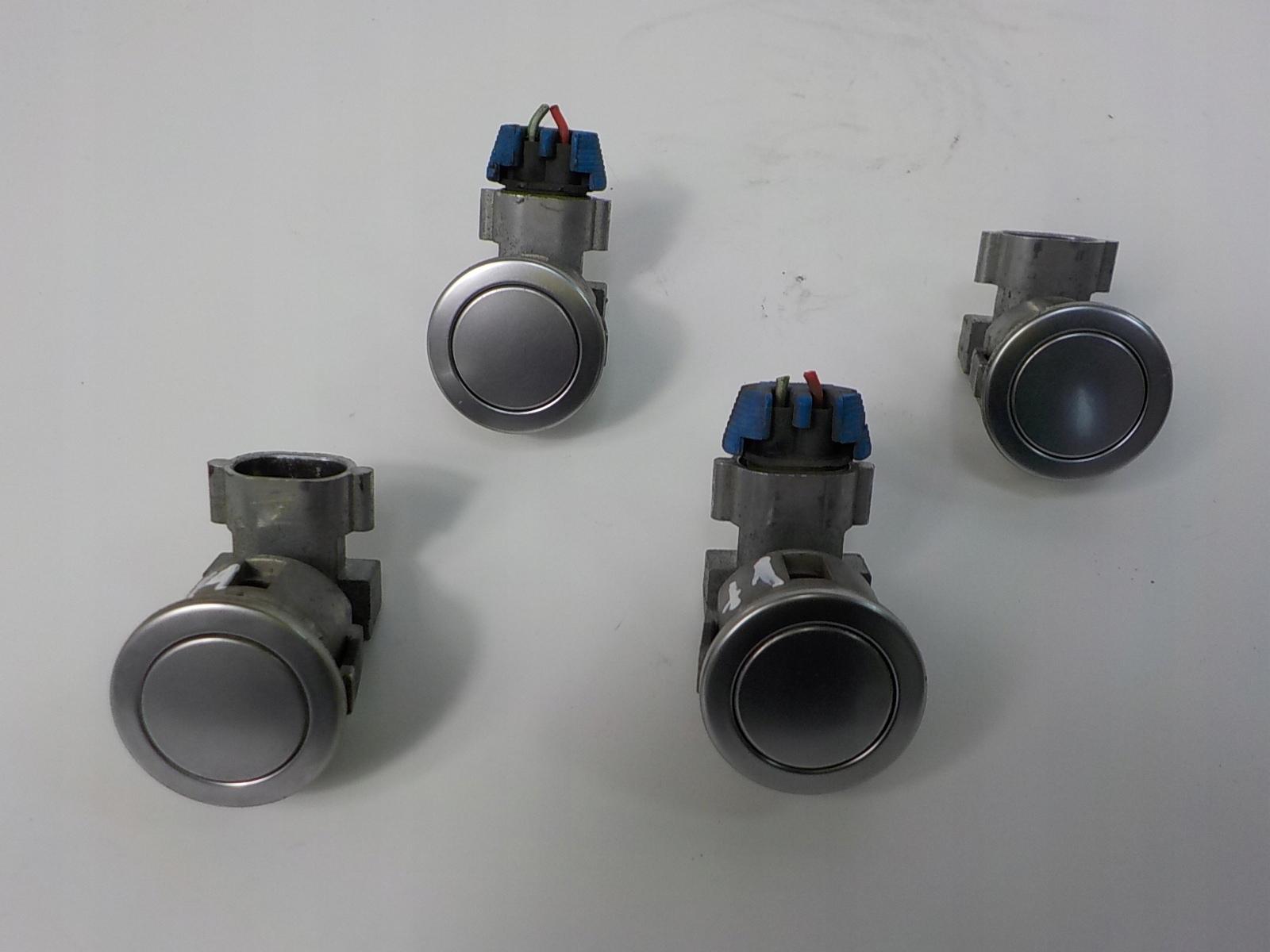 121210-0003 - OPEL TIGRA B МИКРОПЕРЕКЛЮЧАТЕЛЬ РУЧКА ЗАКРЫЛКА КНОПКА