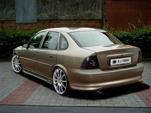 OPEL VECTRA B * ЗАДНЯ СПІДНИЦЯ *DJ-TUNING