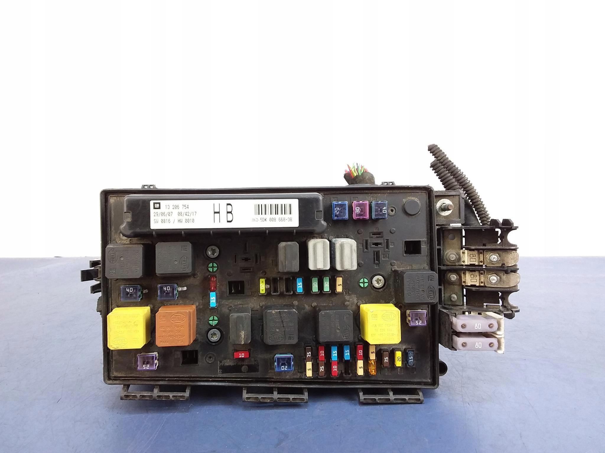 OPEL ZAFIRA B 1.9 БЛОК ЗАПОБІЖНИКІВ 13206754