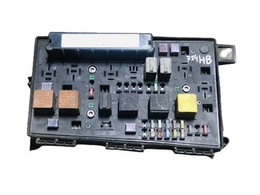 OPEL ZAFIRA B БЛОК ПРЕДОХРАНИТЕЛЕЙ 13206754