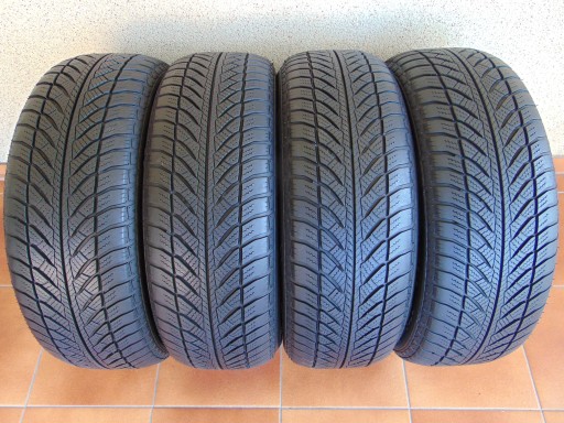 ЗИМНИЕ ШИНЫ 205/60 R16 КОМПЛЕКТ GOODYEAR ULTRA GRIP PERFORMANCE.