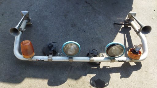 КАНГУРСКИЙ ФОНАРЬ НА ВЕРХУ ТРУБКИ VOLVO FH