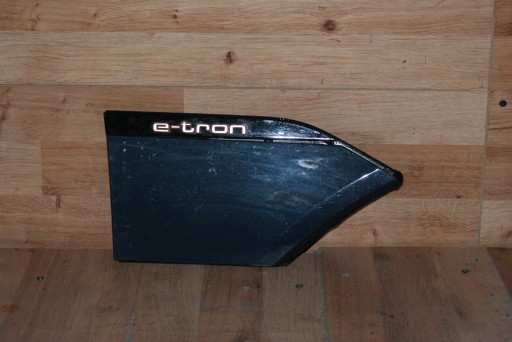 4KE810002B - ОРИГІНАЛЬНА КРИШКА ГНІЗДА ЗАРЯДКИ КРИЛА AUDI E-TRON 4KE