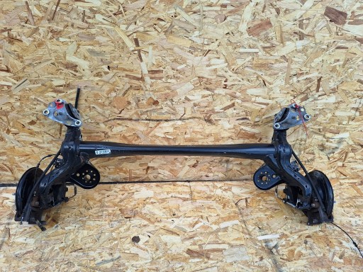 AVN13036 - Задня вісь opel astra k hb 15-