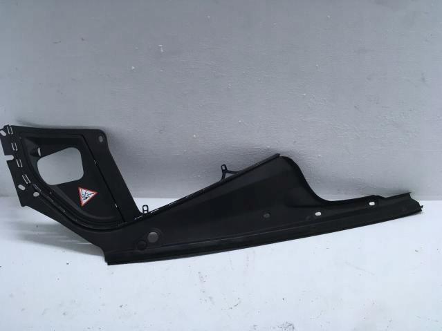 Бризговики лівий BMW 5 серії F10 F11 7019803