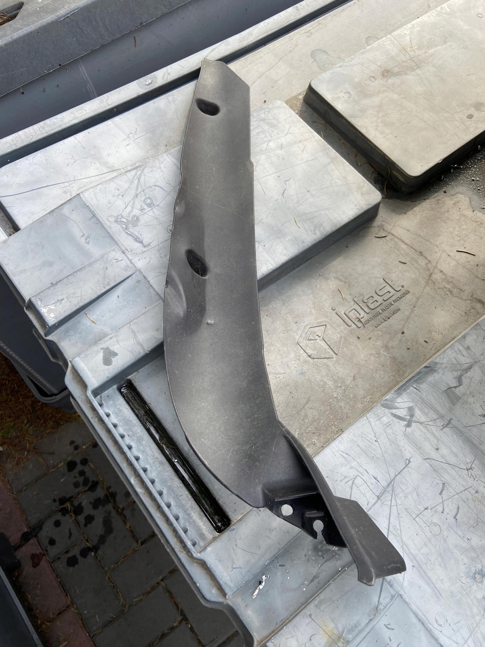 991504642B1 - БРИЗГОВИКИ ПРАВИЙ PORSCHE 911 991 TARGA LIFT