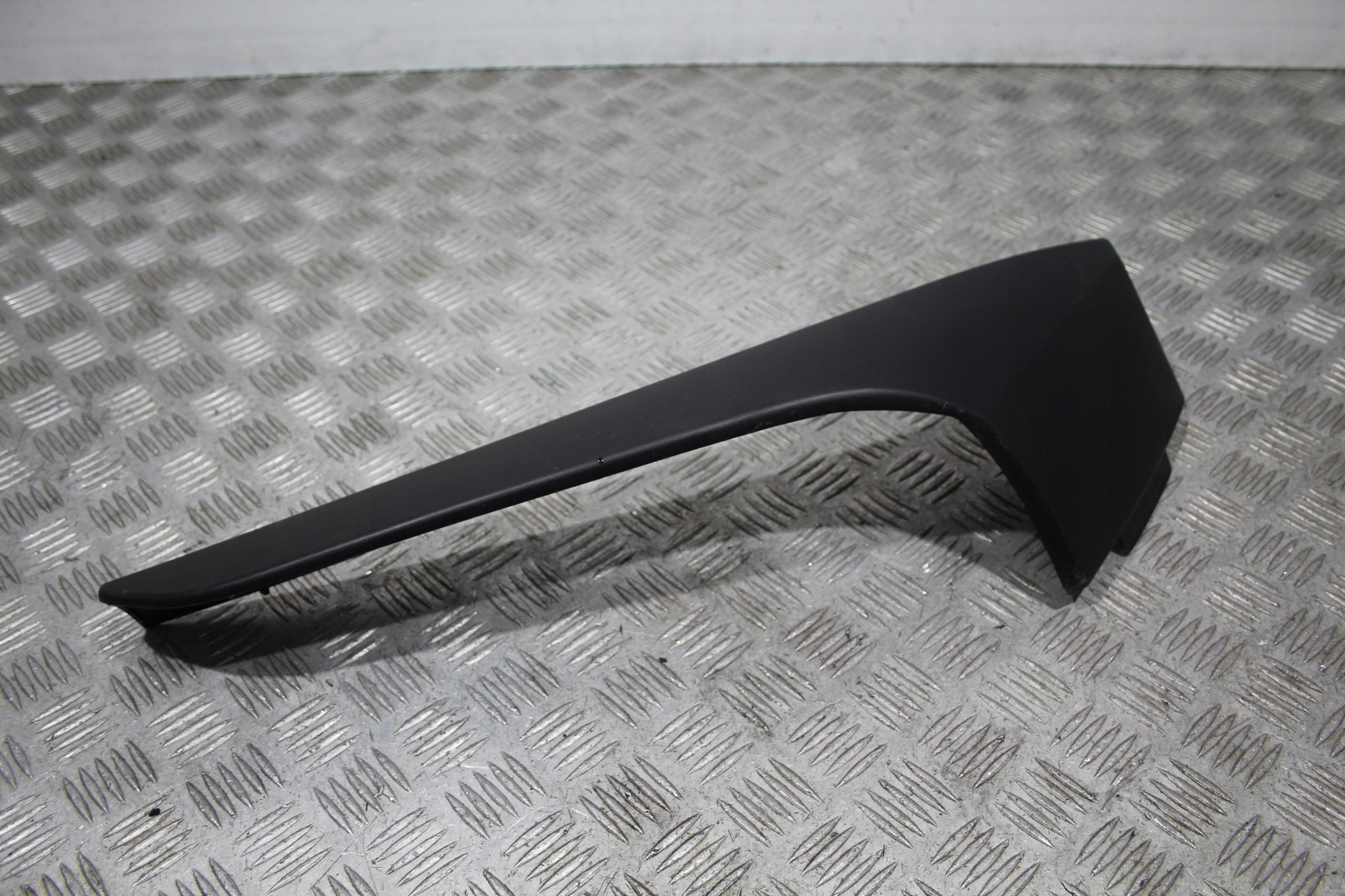 738556700R - НАКЛАДКА НА КРЫШУ TRAFIC IV 4 III 3 LIFT