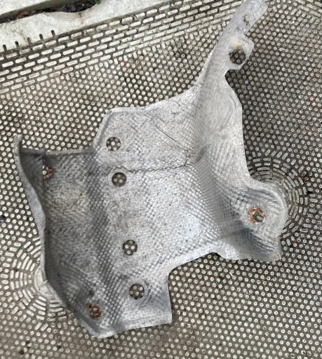 8E0804172G - Тепловий щит правий глушник AUDI A4 B6 B7