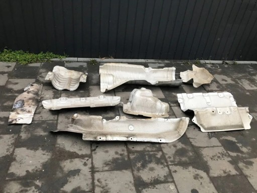 Тепловой щит выхлопа BMW G20 G21 7340982