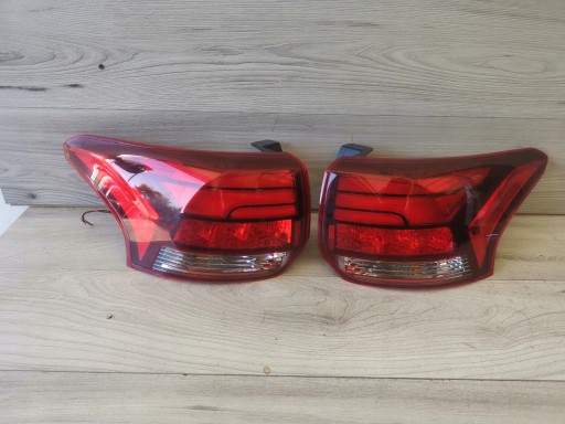 Outlander III підйомник 19 задня лампа задня ліва голка Світлодіодна Європа