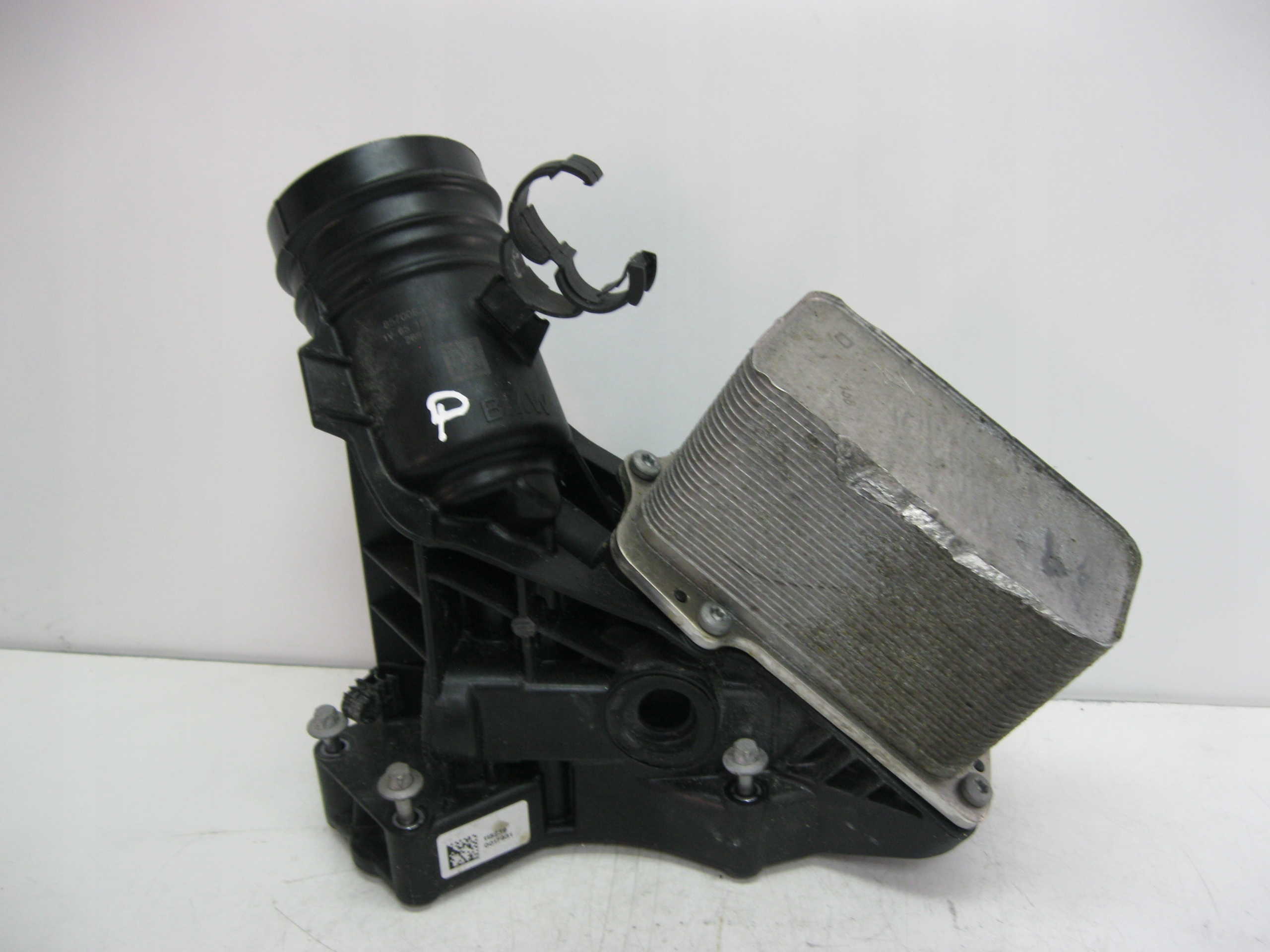 Корпус масляного фильтра BMW G30 G20 3.0 D 8570063