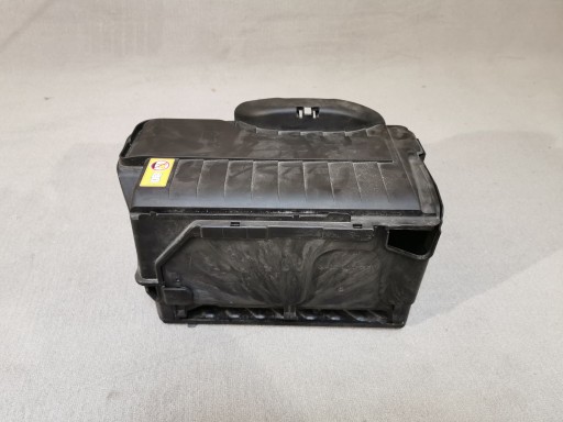 A2465411005 A2465410205 - Корпус база крышка батареи Mercedes CLA W117 117