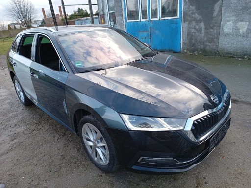 Octavia iv универсал с панорамной крышей