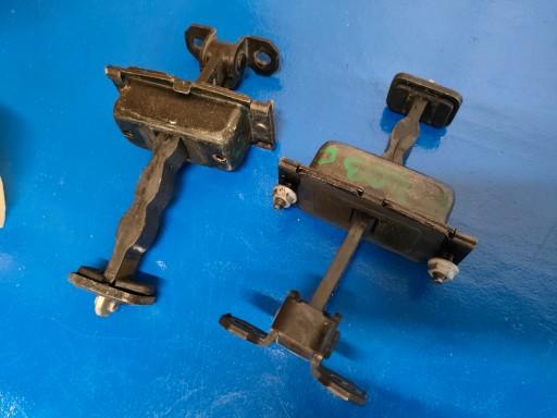 A2037200316 - Ограничитель левой двери Mercedes W203 Coupe