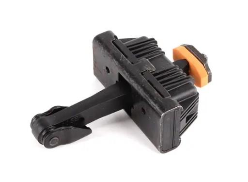 51217026384 - Ограничитель двери ПД BMW 3 E46 кабриолет OEM