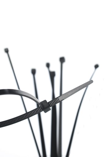 Стяжка устойчивая к УФ-излучению SUV-370STW 360х4,5, 800шт