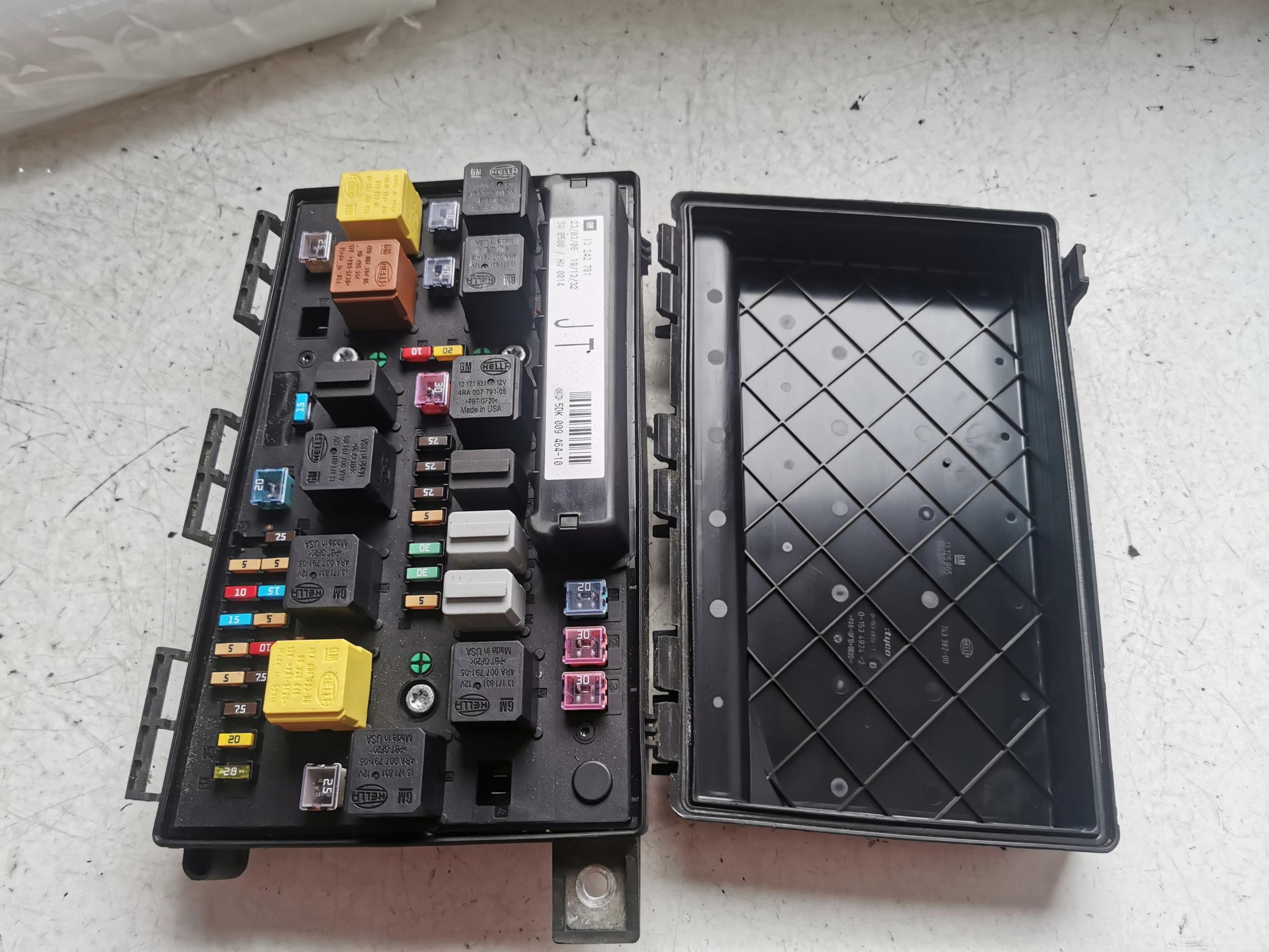 13242781 - Opel Astra H 1.7 блок запобіжників модуль bsi