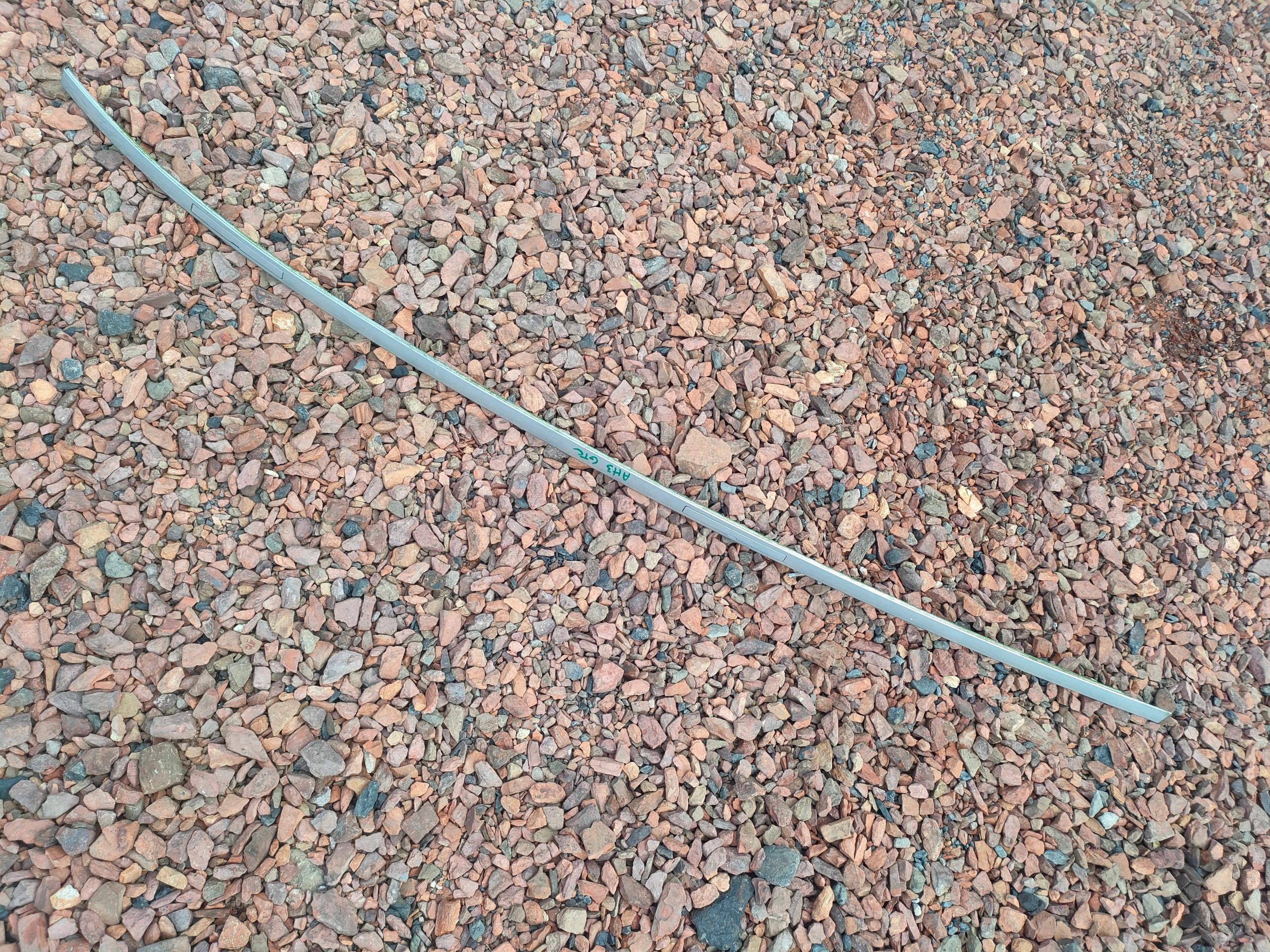 Opel Astra H GTC правая планка крыши Z157