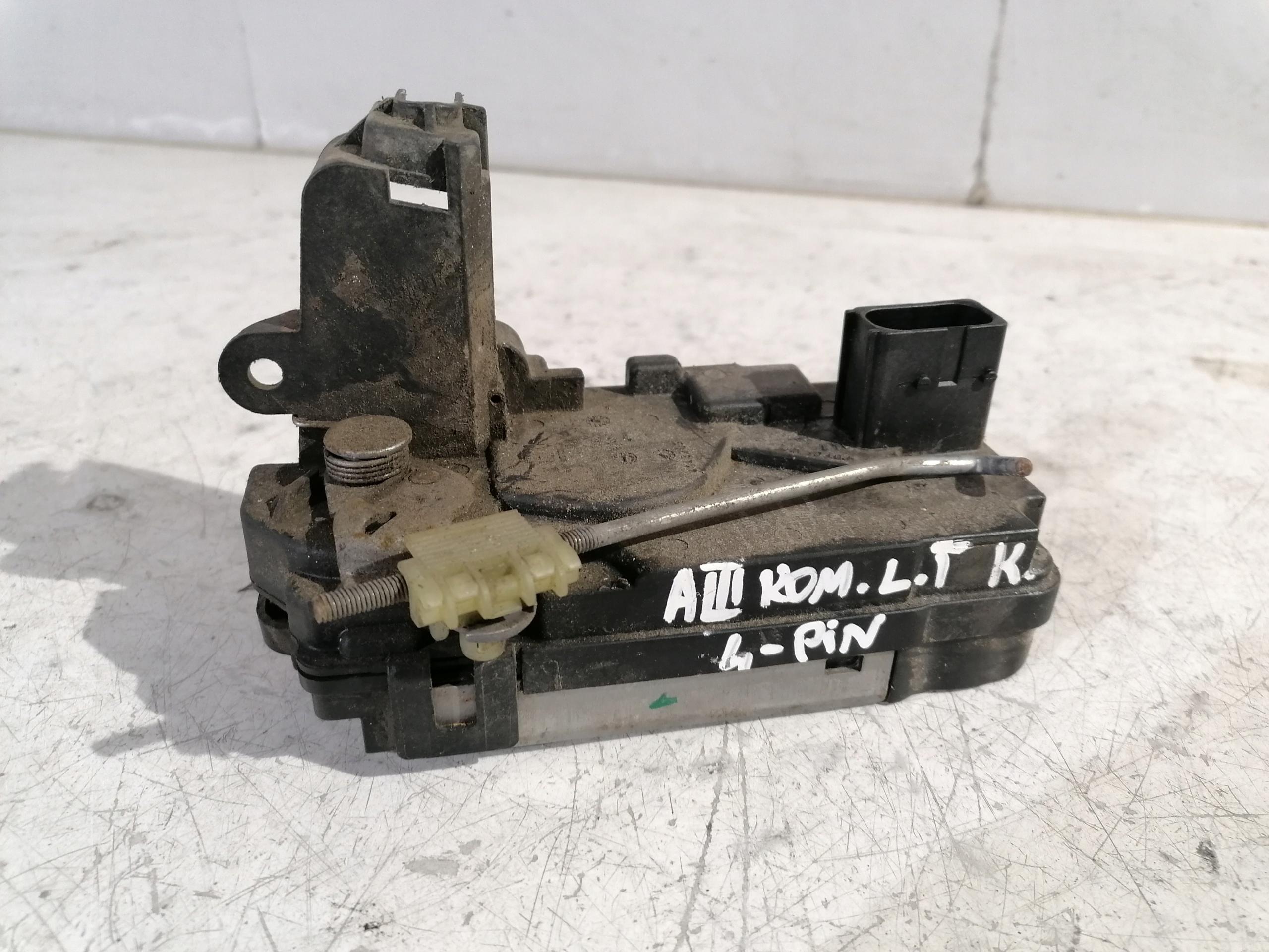 Opel Astra III H 3 замок двери левый задний 4 PIN