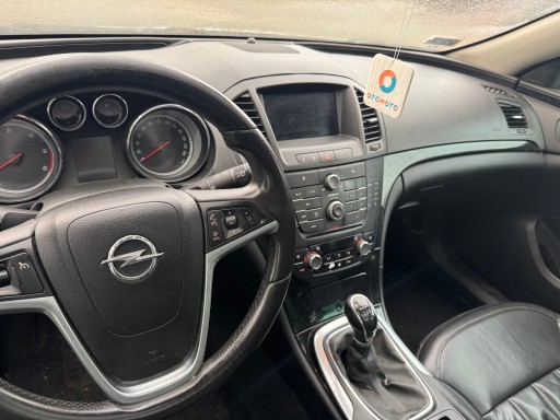 Opel Insignia 2.0 CDTI 130км 09-12, проставка, консоль