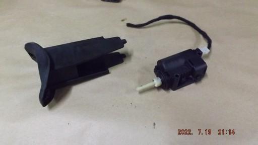 132246 - Opel Meriva a 08R привод топливной заслонки