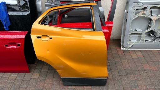 42558668 - Opel mokka x двері прямо назад