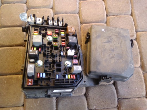 Opel oe 39040849 блок запобіжників opel astra k 15-20 р.в.