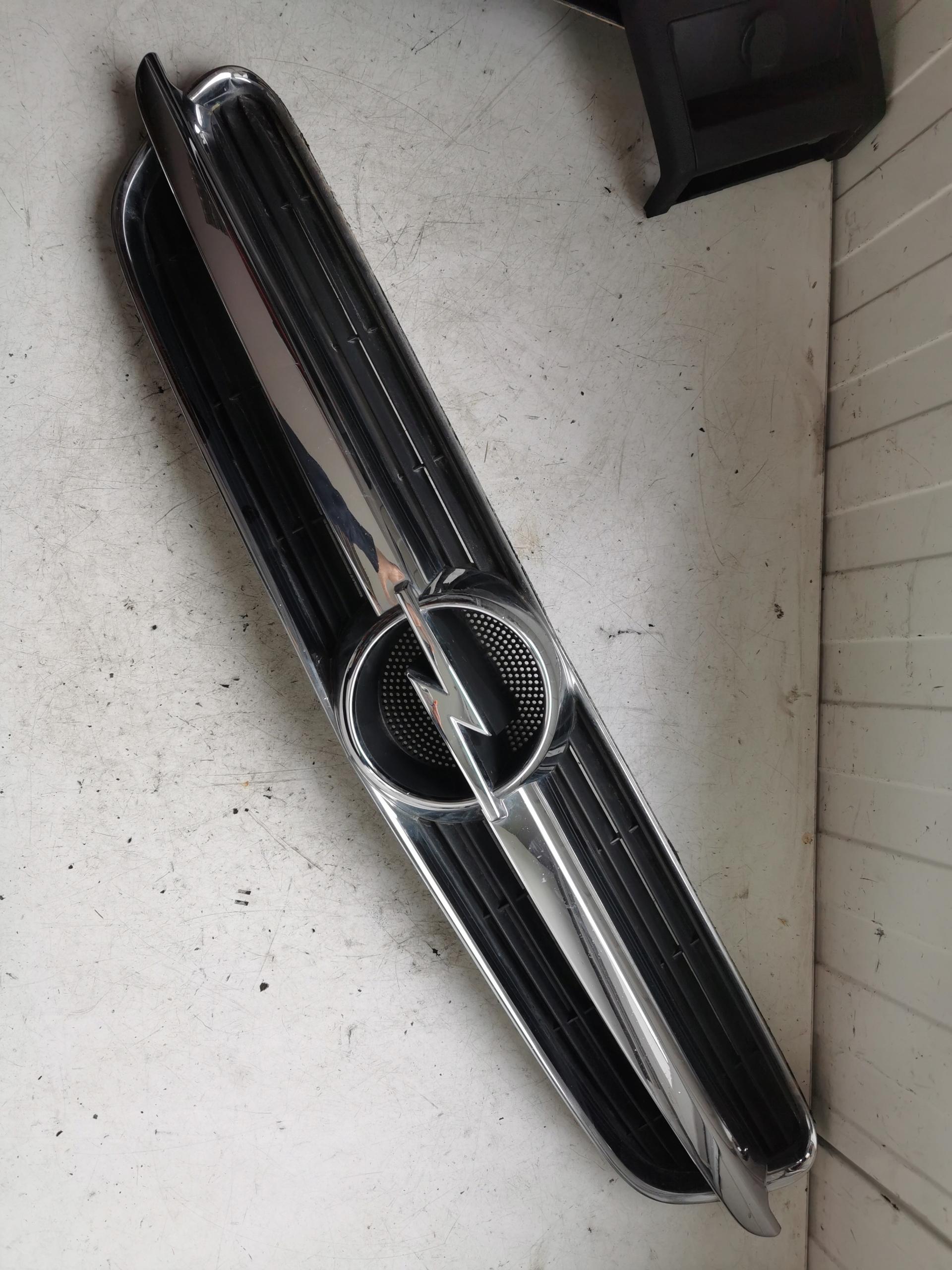 Opel Vectra C гриль решітка капота хром 13139871