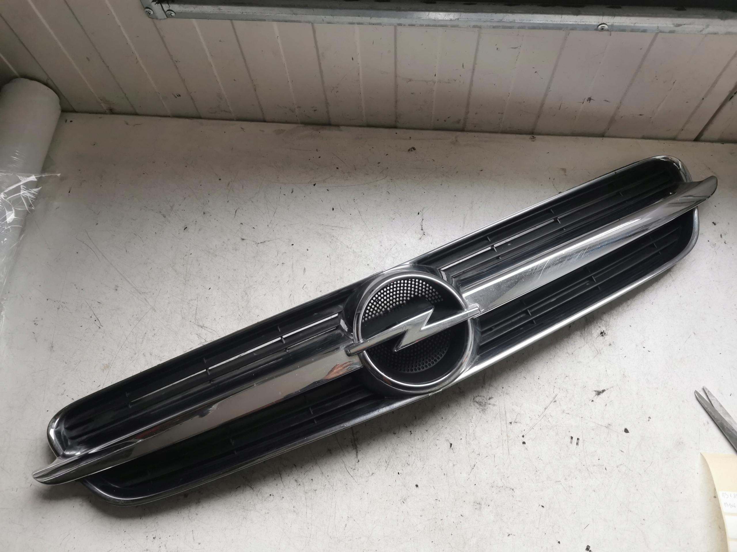 Opel Vectra C гриль решітка капота хром 13139871