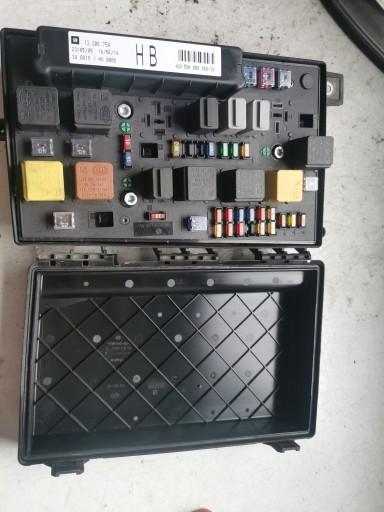 13206754 - Opel Zafira B блок предохранителей модуль BSI