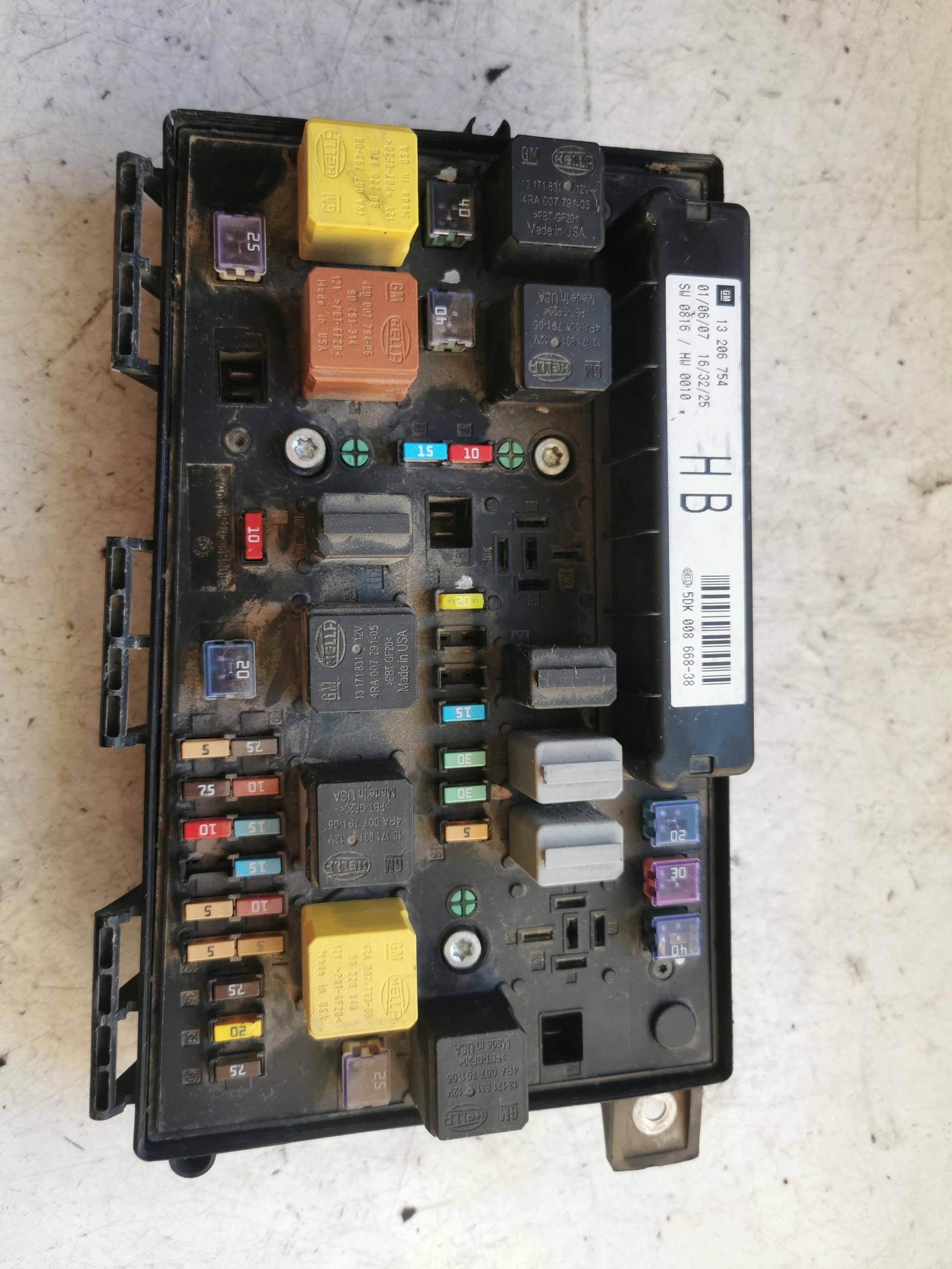 13206754 - Opel Zafira B блок запобіжників модуль bsi