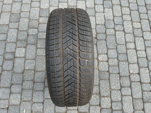 Зимова гума Pirelli Scorpion - 255/50/19