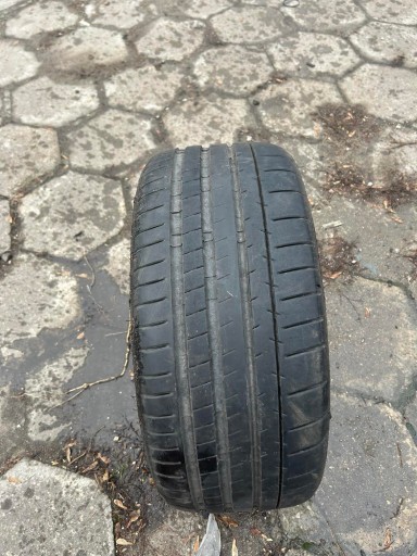 Летняя шина 255/40R18.