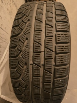 Зимняя шина Pirelli Sottozero Serie II Winter 210 в очень хорошем состоянии.