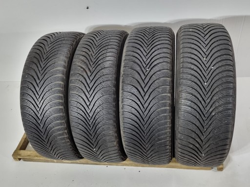 Комплект зимней резины K2810 Michelin 205/55R16.