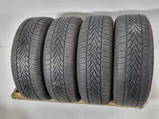 K3554 Комплект зимової резини Semperit 205/60R16