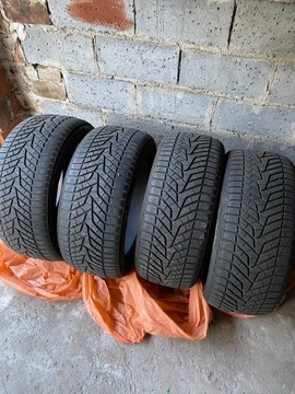 Зимняя резина 235/45 R17 Yokohama BluEarth V905 97V