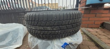 Зимняя резина Тойо 225/55 R 18.