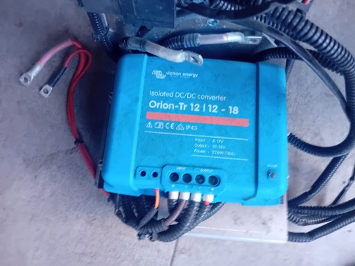 Orion-Tr 12/12-18A Victron Energy Isolated DC-DC перетворювач 220W