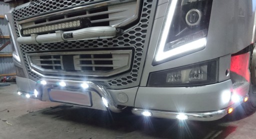 Бампер на Volvo FH4 ​​(3 элемента)