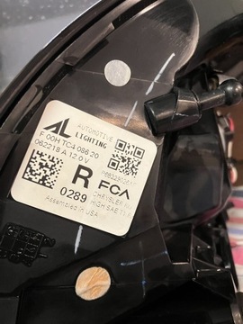 Оригинальная лампа задняя часть в Frysler Pacifica 2018 Fender