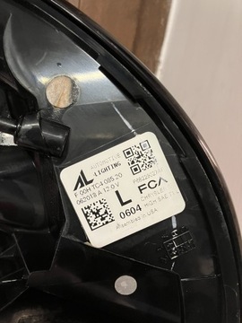 Оригинальная задняя лампа в Frender Fender Chrysler Pacifica 2018