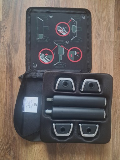 Оригінальний вкладиш для кріплення модуля багажника VW PASSAT, VW GOLF