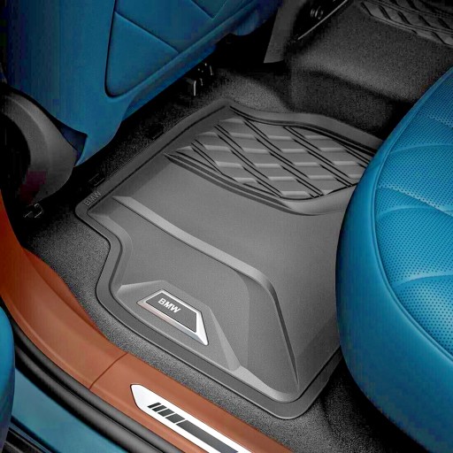 Оригинальные задние резиновые коврики BMW G09 XM.