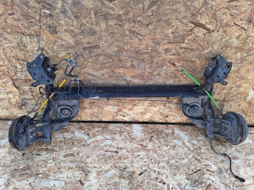 AVN10452 - Задня вісь renault clio iv h-b 12-