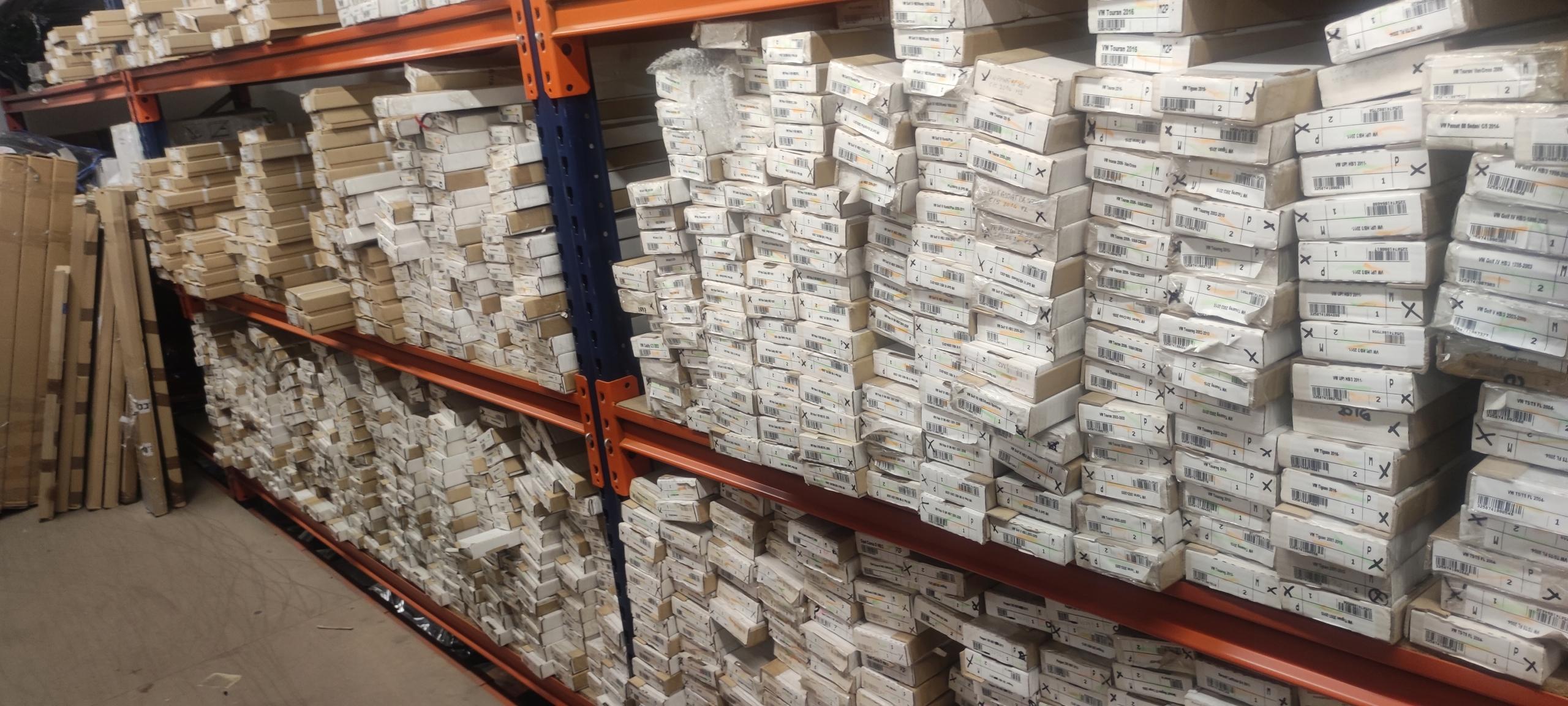 5903869136222 - Декоративные молдинги для багажника и порогов Croni