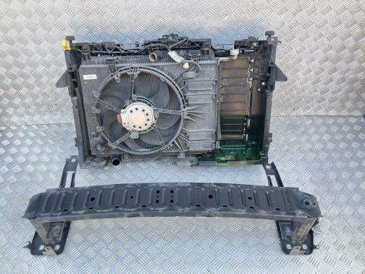 H1BG-8005-AE - ПЕРЕДНИЙ РЕМЕНЬ В КОМПЛЕКТЕ ЛУЧА РАДИАТОРА FIESTA MK8 17- 1.1 12V